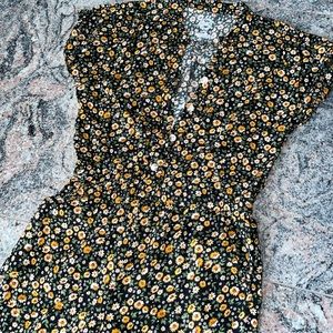 Sunflower Short Sleeve Capri Jumpsuit✨🌻